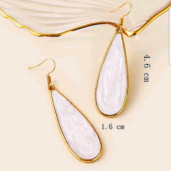 💖*New* Water Drop Decor Earrings - Picture 2 of 2